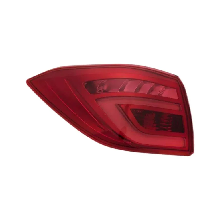 خطر عقب چپ روی گلگیر لیفان 820