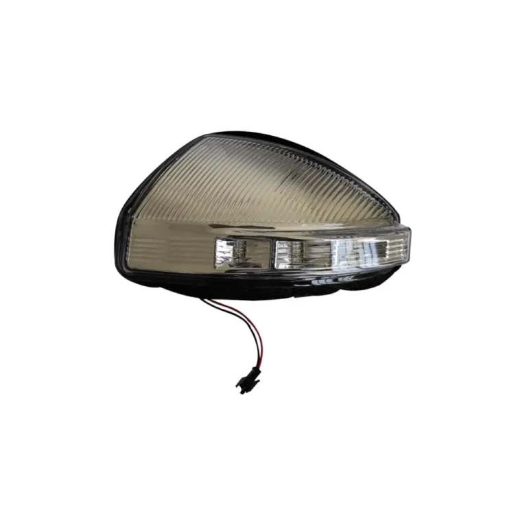 راهنما روی آینه بغل سمت راننده لیفان X60