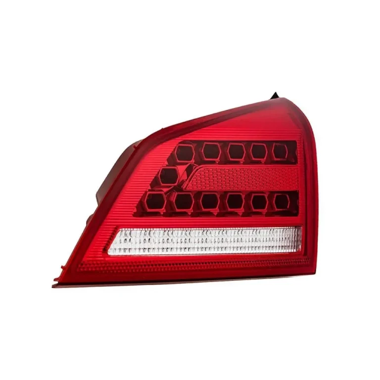 چراغ عقب روی صندوق جک S5 سمت شاگرد