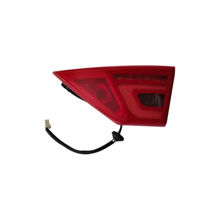 چراغ عقب روی صندوق لیفان 820 سمت شاگرد